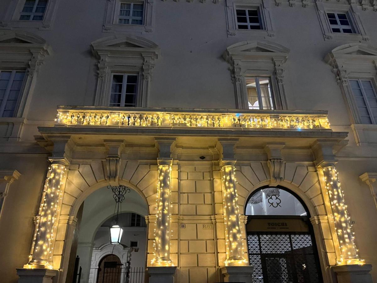 Palazzo Pica Alfieri Centro Storico Bed & Breakfast L'Aquila Exterior photo