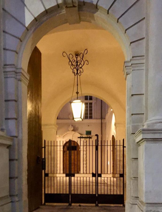 Palazzo Pica Alfieri Centro Storico Bed & Breakfast L'Aquila Exterior photo